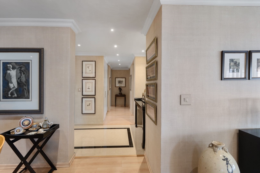 3 Bedroom Property for Sale in Sea Point Western Cape